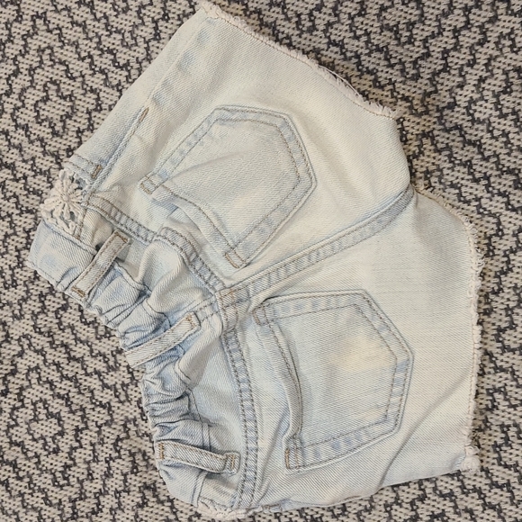 Whitewashed Girls Shorts with Lace Pocket Detail Size 18-24M - Picture 4 of 4
